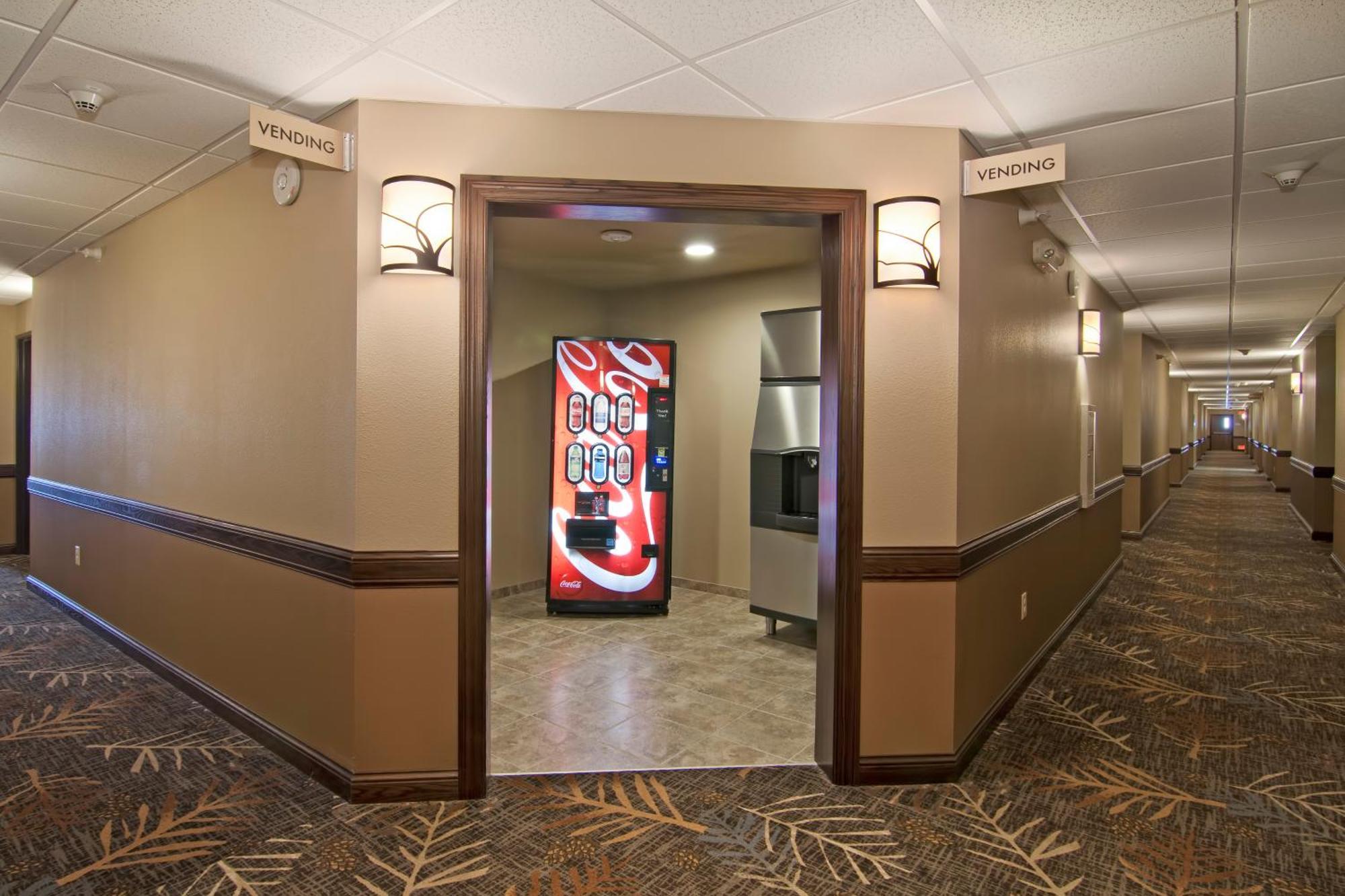 The Watford Hotel Watford City Exterior foto