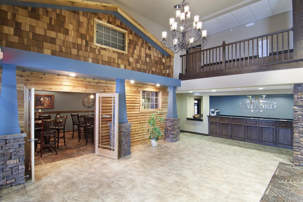 The Watford Hotel Watford City Exterior foto